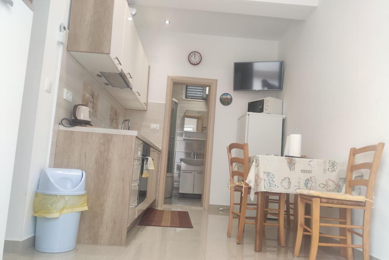 Apartmani Pjera Promajna Exterior foto